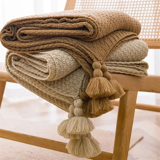 Soft Woven Nordic Blanket with Elegant Tassel